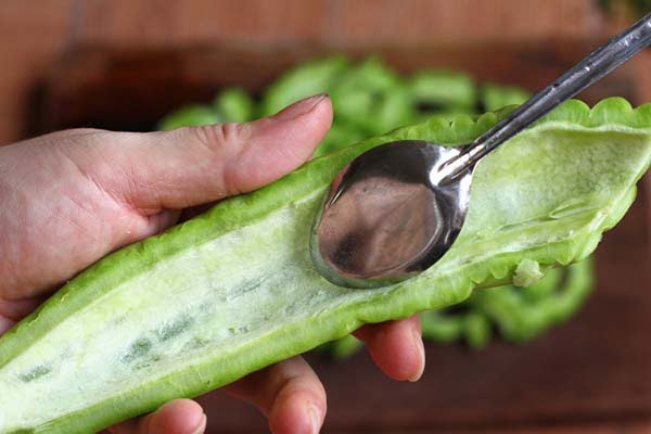 Cạo sạch phần trắng