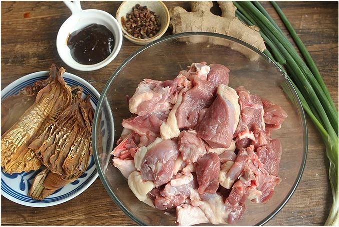 Mê mẩn với món vịt kho măng ngon đúng điệu
